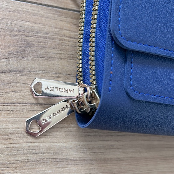 Forever Lovely Design By Madley Purse Crossbody Wallet Faux Leather Blue & Gold - Picture 3 of 8